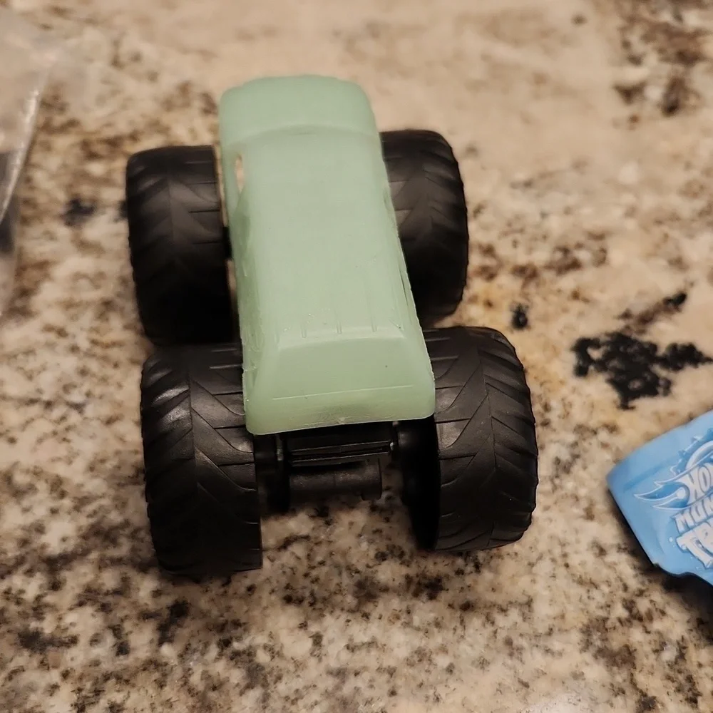 Hot Wheels Demo Derby color changing Monster Trucks plastic McDonald car